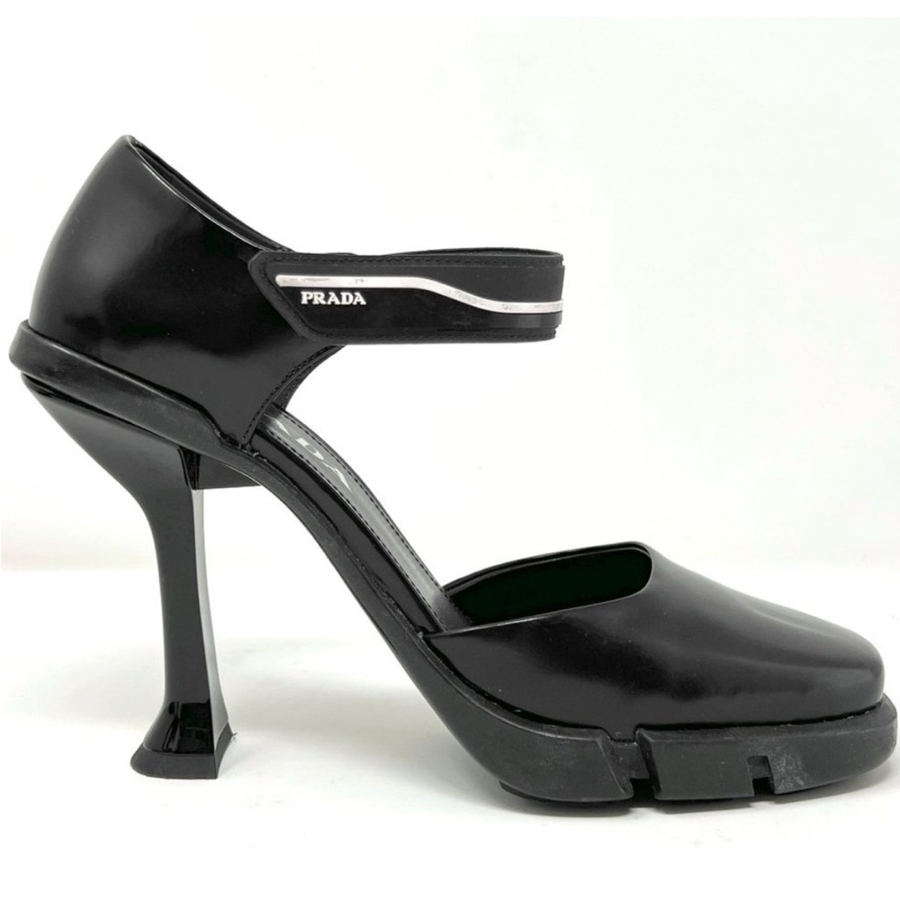 Prada Black Leather Square Toe Logo Mary Jane Spool Heels Rubber Sole Pumps